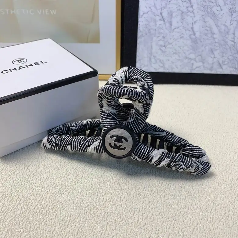 Chanel Hair Grab Clip  (3)